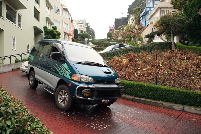 delica driving down  crookedest street, San Francisco, Dec30 2011.jpg