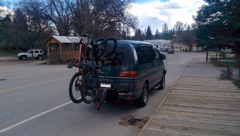 Delica L400 from rear with bikes