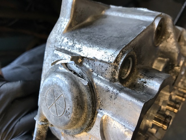 mechanic broke this piece, but I have another on my old engine.