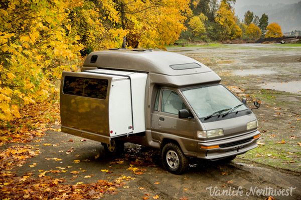 1990ToyotaCampmateSilver-8.jpg