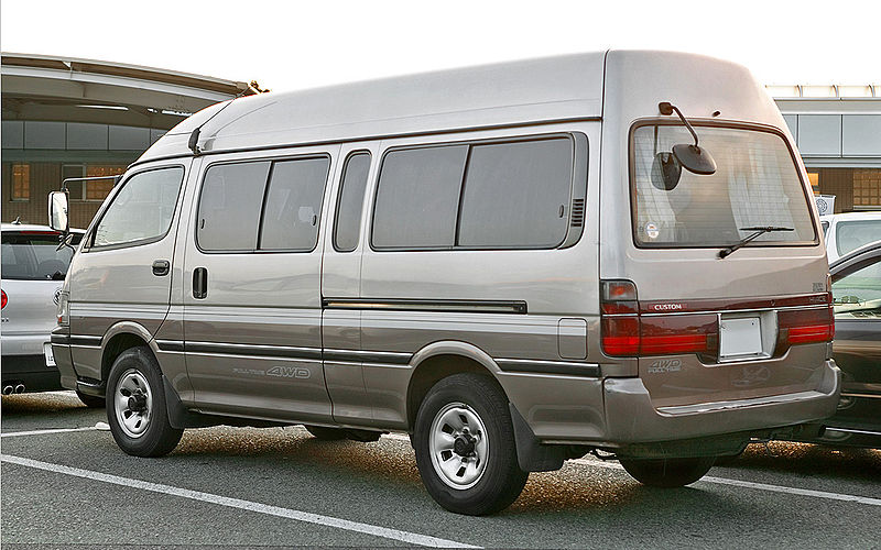 800px-Toyota_Hiace_Wagon_Super_long_Custom_005.JPG