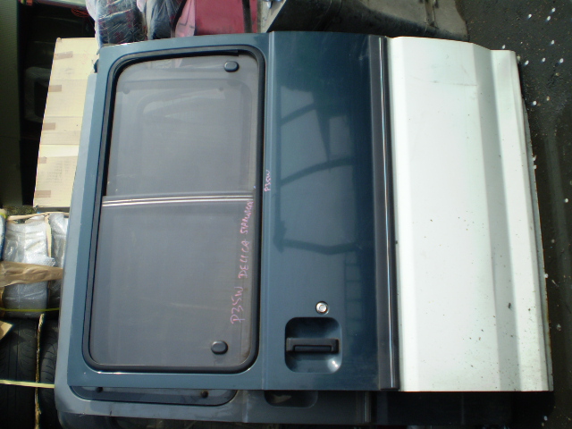 Delica 1 slide door.JPG
