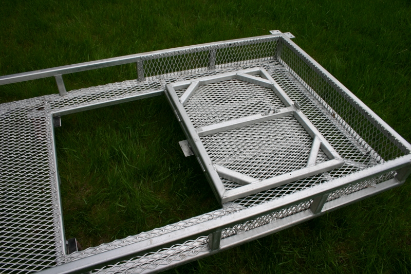 Trap door