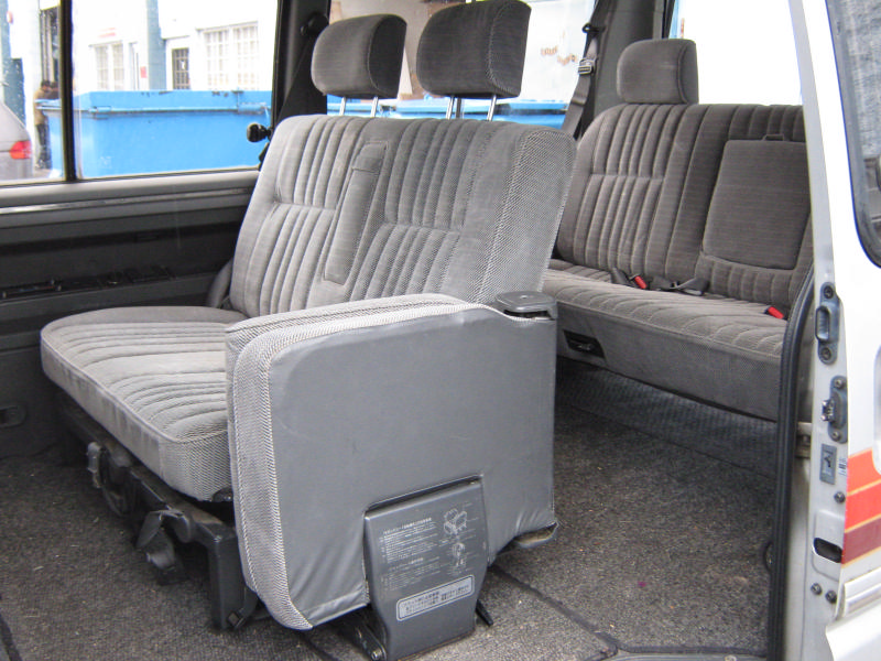 L300 bench seat 001.JPG
