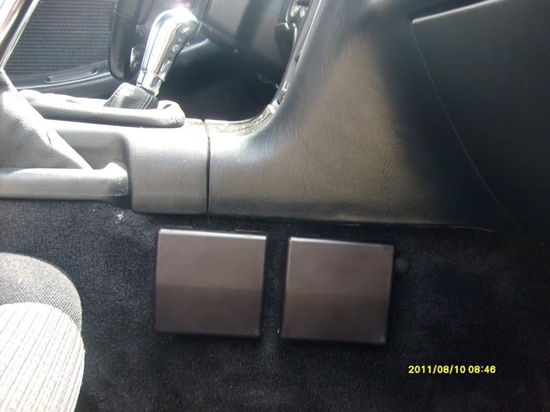 cup-holder-closed-close.jpg
