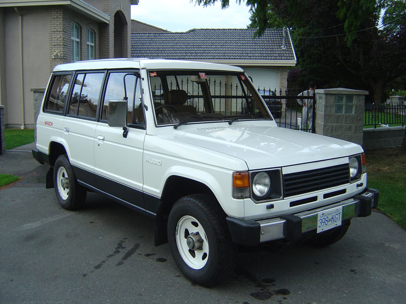 WHITE PAJERO.jpg