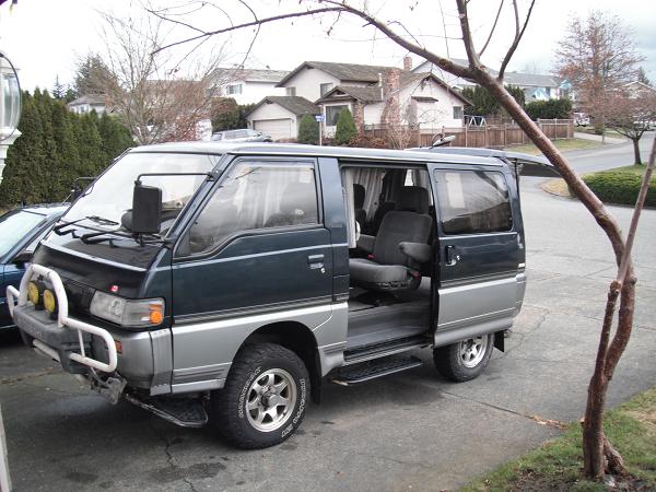 Delica 1992 Exceed passengerside.JPG